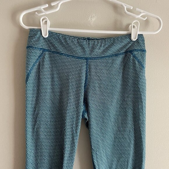 Under Armour Women S Blue Printed Athletic Coldgear Infrared EVO Fitted Leggings - Picture 6 of 14